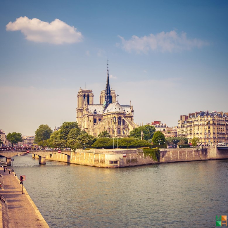 Tranh dán tường cho phòng ngủ đẹp tại Hà Nội LA - 104